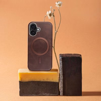 GENTLEMAN MAG COVER Viedtālruņa apvalks saderīgs ar MagSafe IPHONE 15 PRO brūns