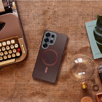 GENTLEMAN MAG COVER Viedtālruņa apvalks, saderīgs ar MagSafe, Samsung S25 PLUS brūns