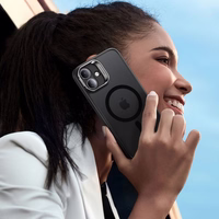 ESR Classic Hybrid Kickstand Halolock MagSafe komplekts ar aizsargstiklu iPhone 16 - melns