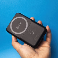 Forever bezvadu barošanas banka MATB-100 PD QC 22,5W 10000 mAh magnētiska melna