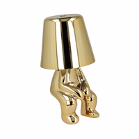 Nakts lampa Golden Man dizains L