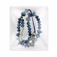 LOVE tālruņa siksniņa, piekariņš / auklas garums 44 cm (22 cm cilpā) / uz rokas – gaiši zils