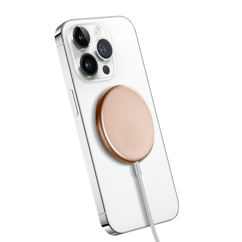 Crong MagSpot bezvadu lādētājs – Aluminum MagSafe 15W Inductive lādētājs (zeltains)